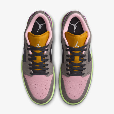 JORDAN | AIR JORDAN 1 LOW SE { OIL GREY/WHITE-CAVE STONE-ARCTIC PUNCH