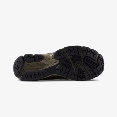 New Balance | 1906L { WOODLAND/OLIVE KHAKI