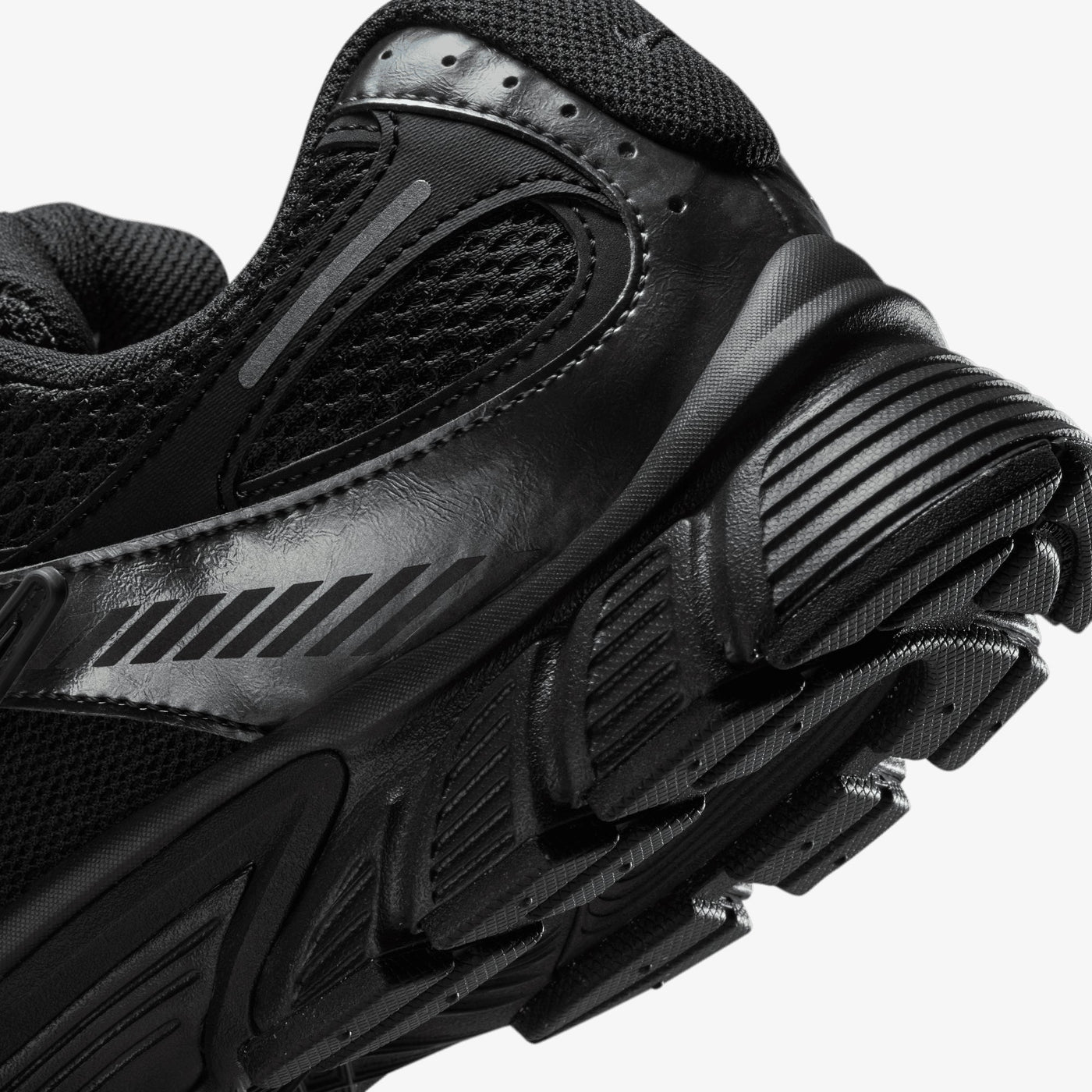 Nike | V5 RNR { BLACK/BLACK-ANTHRACITE