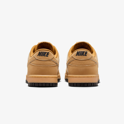 NIKE | DUNK LOW RETRO SE { WHEAT/WHEAT-GUM YELLOW-BLACK