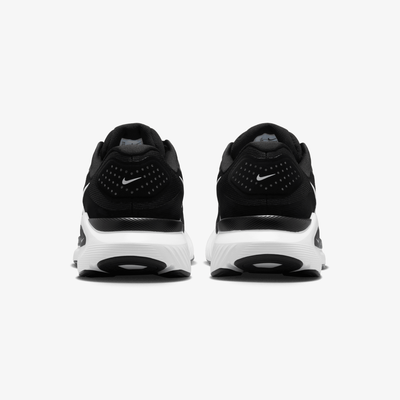 Nike | STRUCTURE 26 { BLACK/WHITE-COOL GREY-METALLIC SILVER
