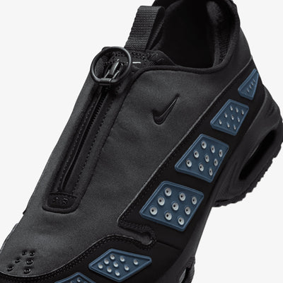 NIKE | AIR MAX SNDR { BLACK & SILVER