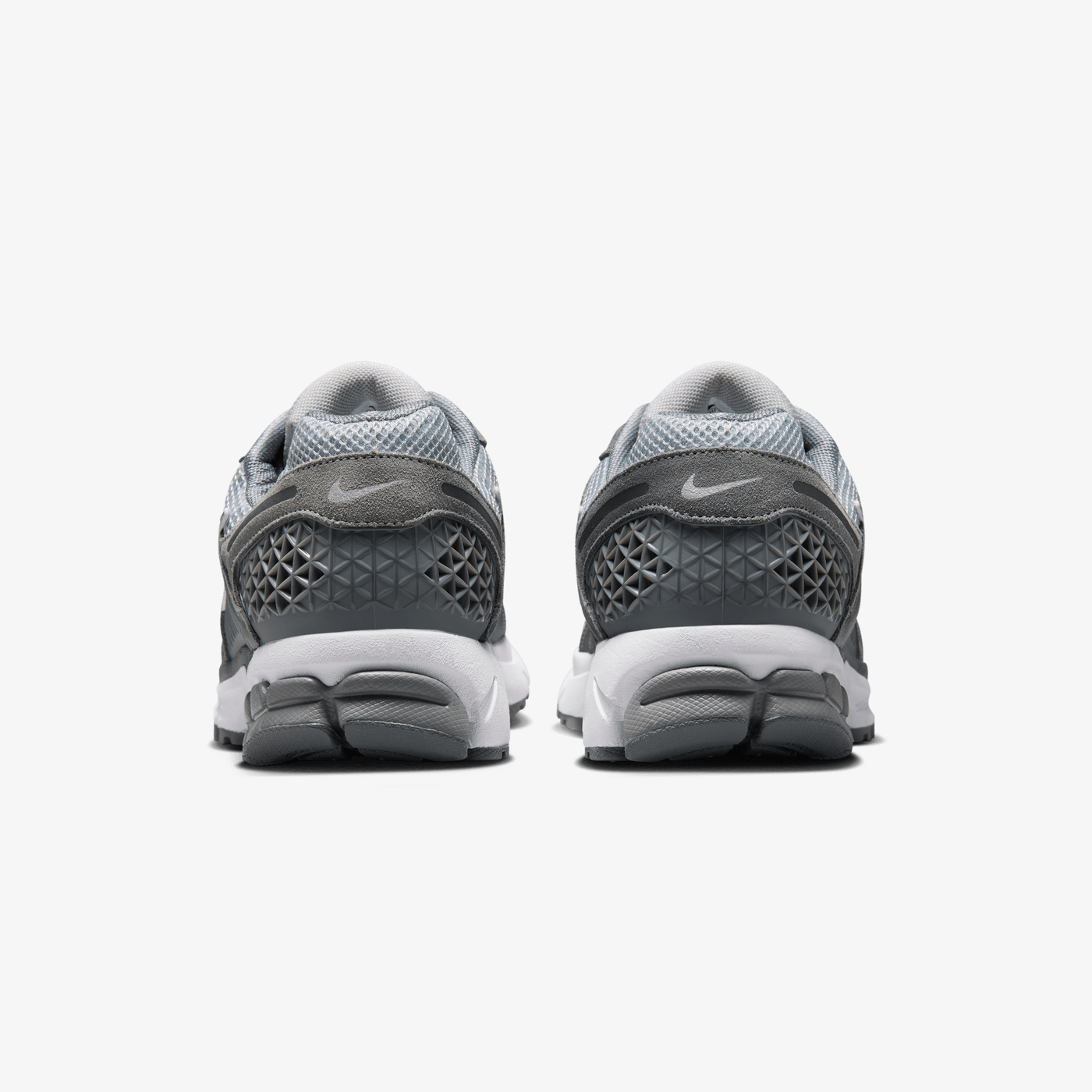 NIKE | ZOOM VOMERO 5 { COOL GREY/WHITE-WOLF GREY