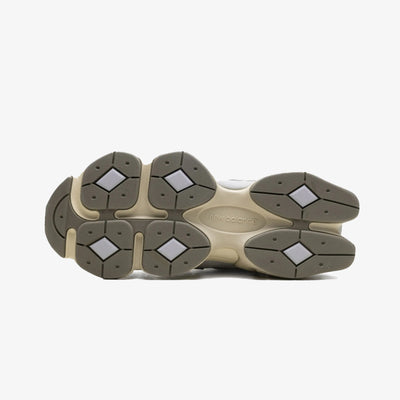 New Balance | 9060 { PEARL GREY/LINEN