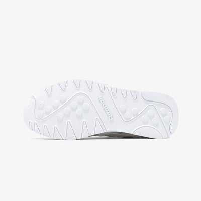 Reebok | CLASSIC NYLON { SPORT BEIGE/WHITE