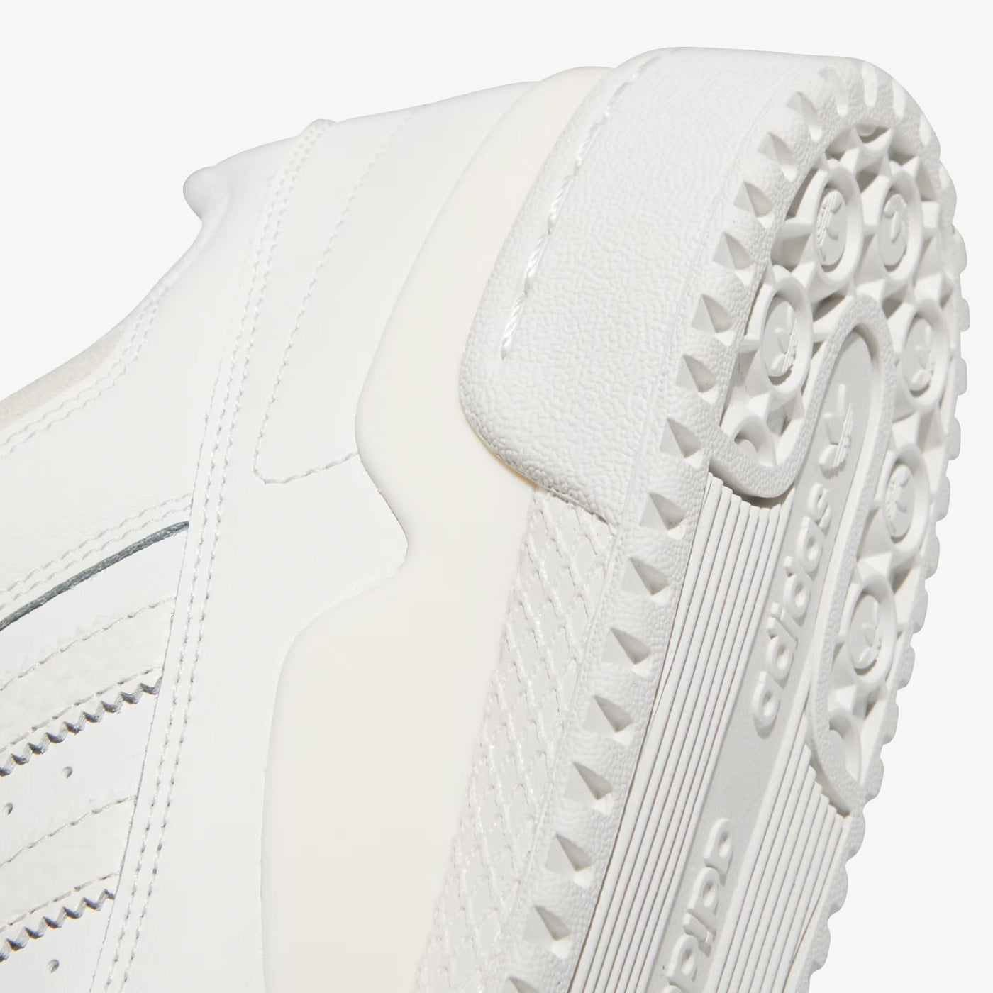 ADIDAS ORIGINALS | FORUM LOW CL { CORE WHITE/CLOUD WHITE/GREY ONE