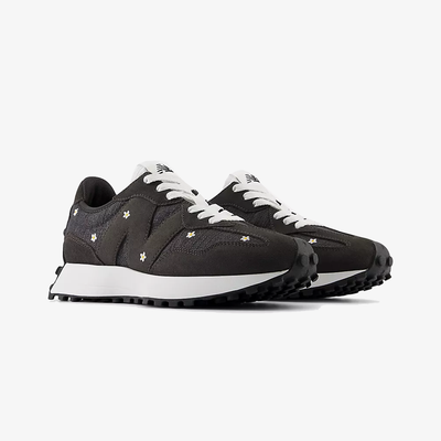 New Balance | 327 { BLACK CEMENT/WHITE