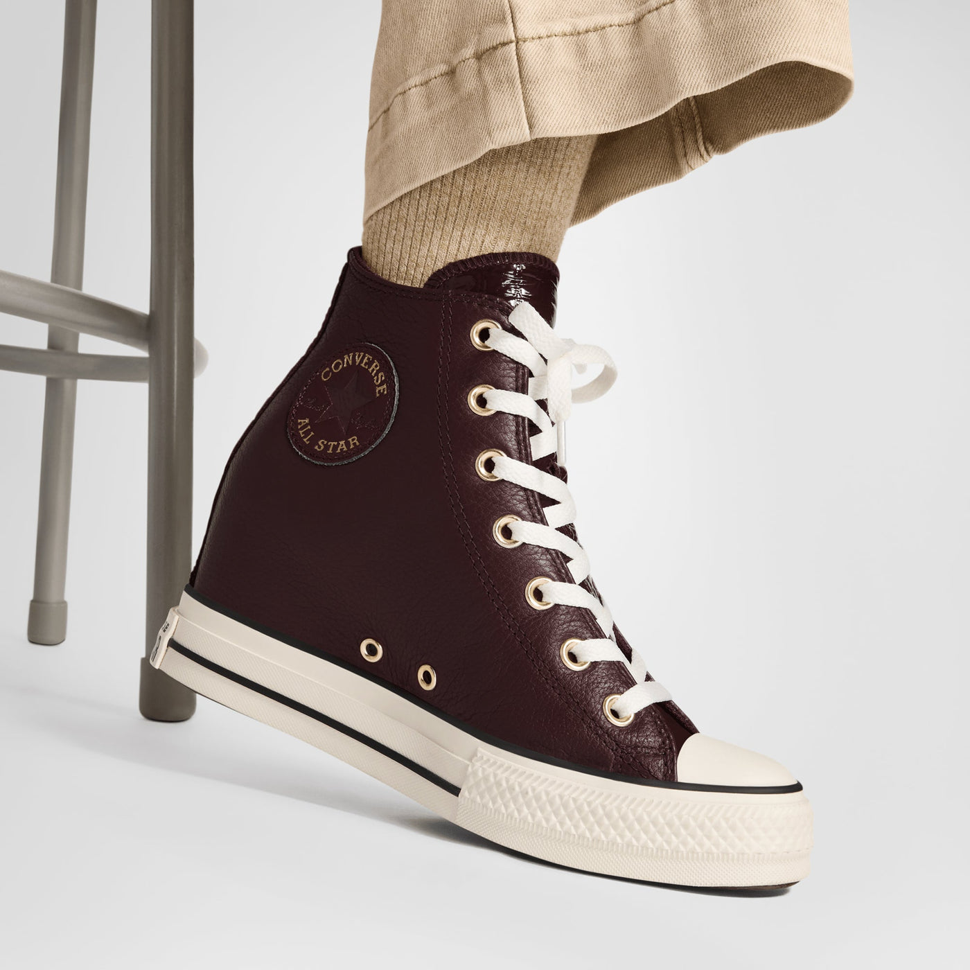Converse | CHUCK TAYLOR ALL STAR CLASSIC WEDGE LEATHER { BROWN