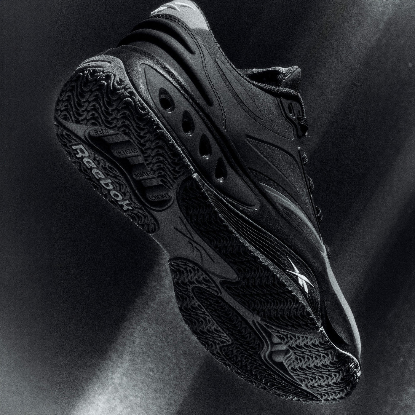 Reebok | ENGINE A BASKETBALL { BLACK