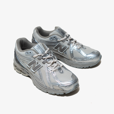 New Balance | 1906R { GREY/SILVER
