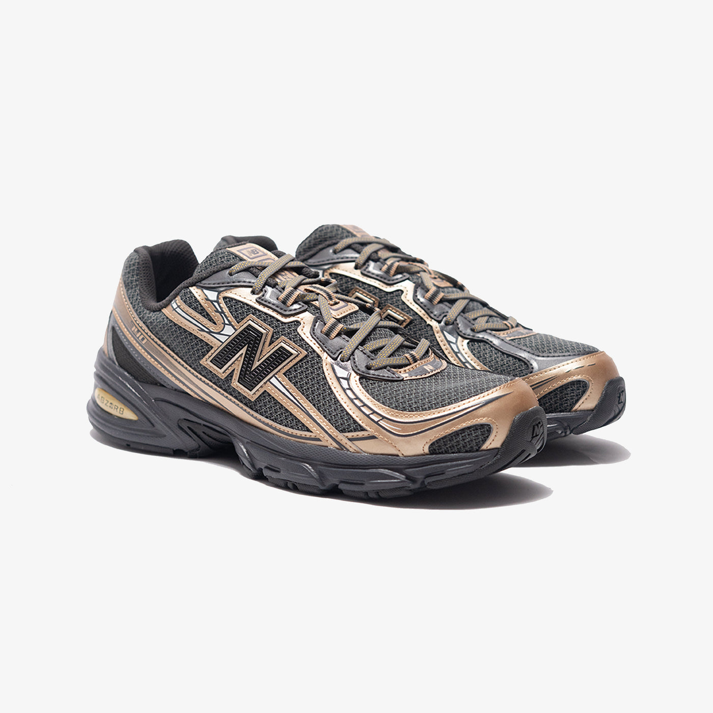 New Balance | 740 { GOLD/BLACK