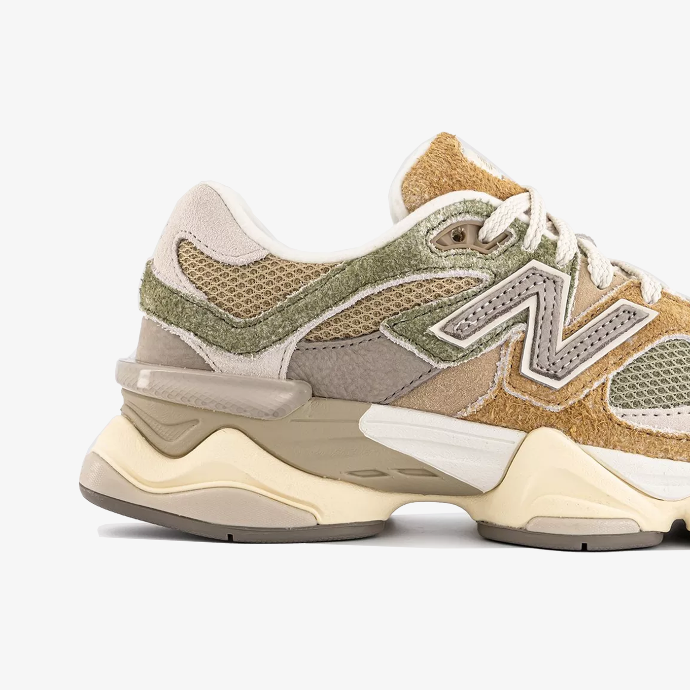 New Balance | 9060 { BEIGE/OLIVE