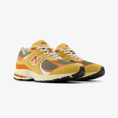 New Balance | 2002R { CLAY/DARK OLIVINE