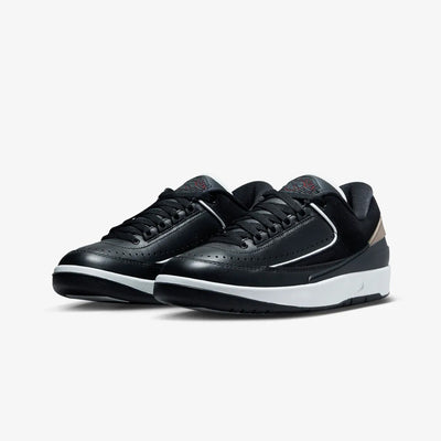 Jordan | AIR JORDAN 2 RETRO LOW  { BLACK/VARSITY RED