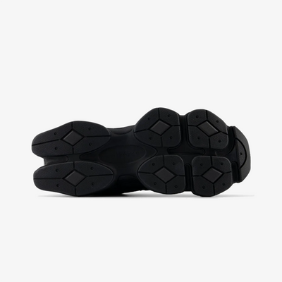 New Balance | 9060 { BLACK/BLACK