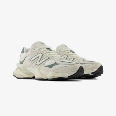 New Balance | 9060 { BEIGE