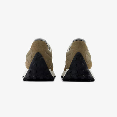 New Balance | 327 { MUSHROOM/WHITE