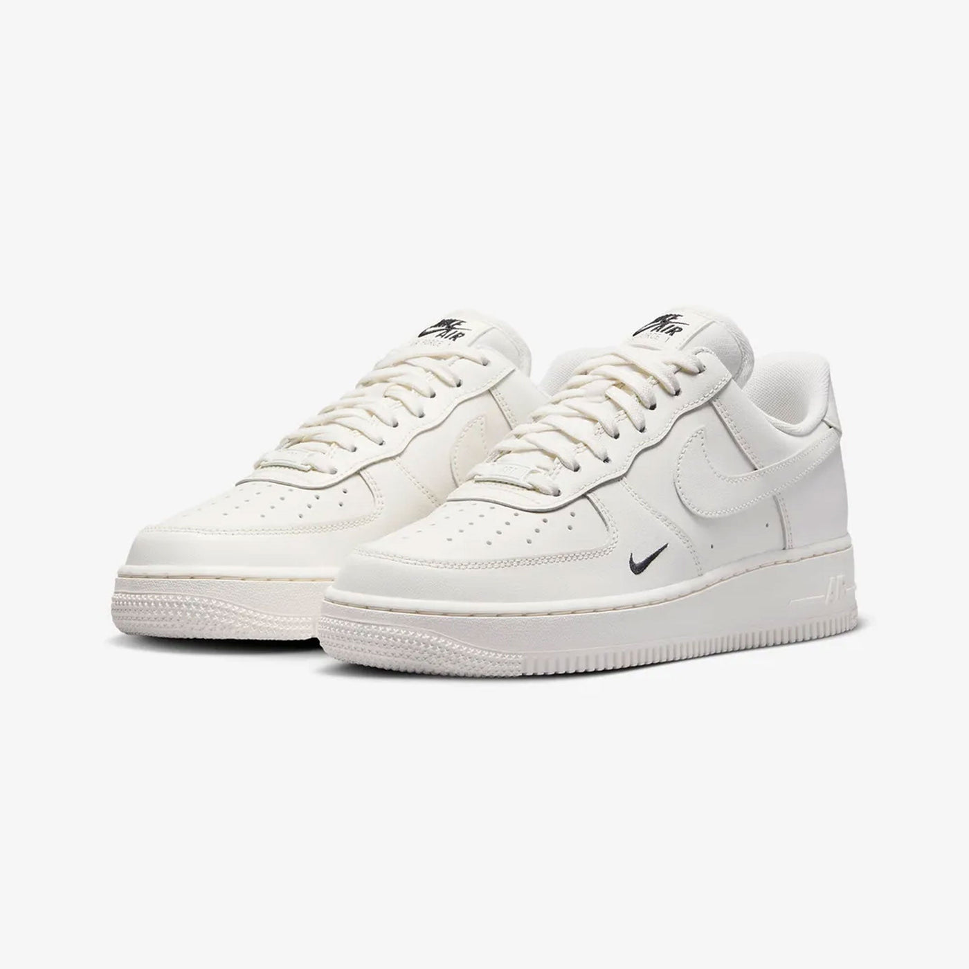 NIKE | AIR FORCE 1 '07 ESSENTIAL { SAIL/SAIL-BLACK