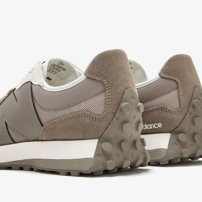 New Balance | 327 { GREY