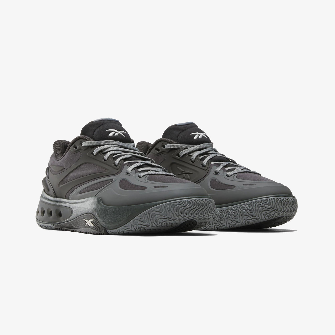 Reebok | ENGINE A BASKETBALL { BLACK