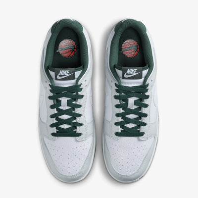 NIKE | DUNK LOW RETRO SE { PHOTON DUST/WHITE-VINTAGE GREEN