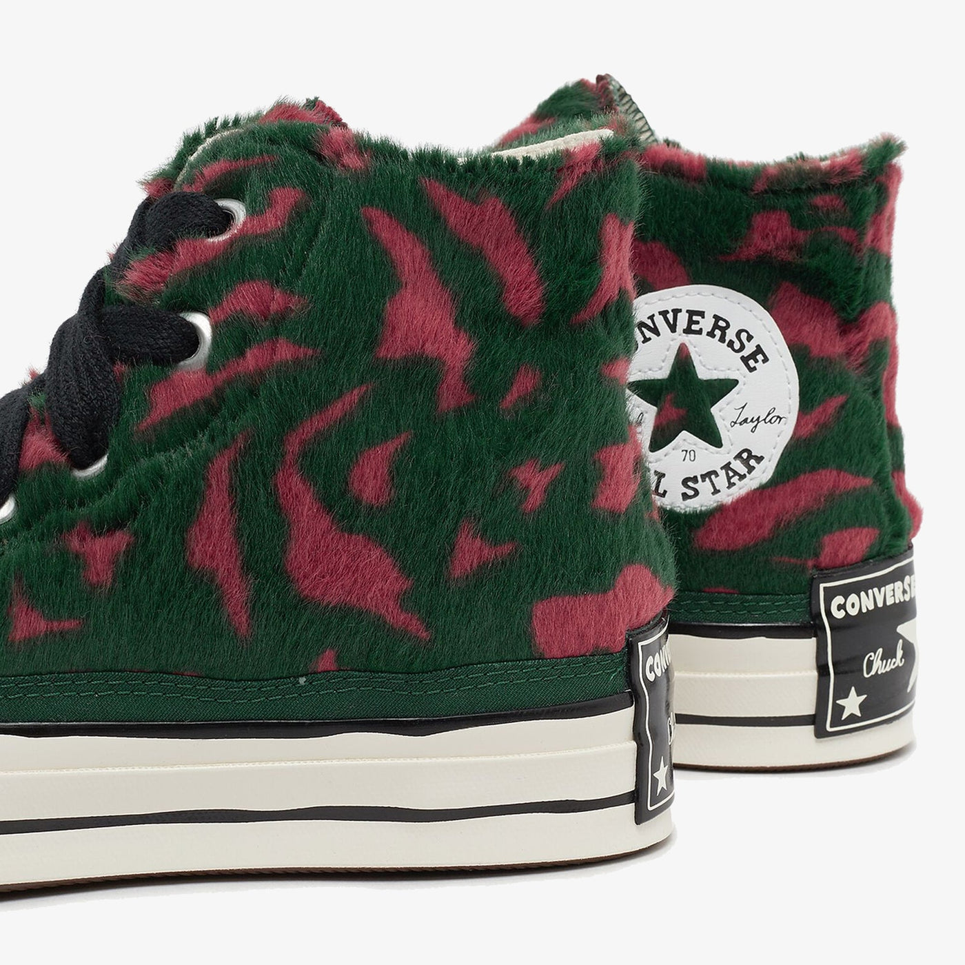 CONVERSE | CHUCK 70 LUXE PLUSH { RED/WHITE