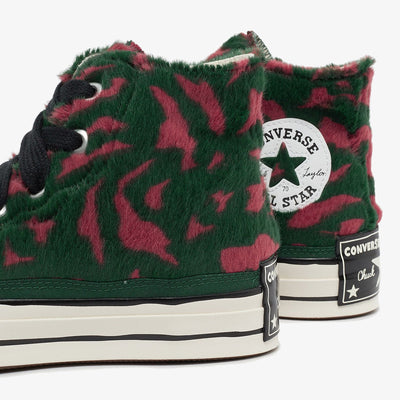 CONVERSE | CHUCK 70 LUXE PLUSH { RED/WHITE