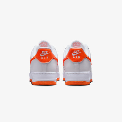 NIKE | AIR FORCE 1 '07 LV8 { WHITE/SAFETY ORANGE-WHITE