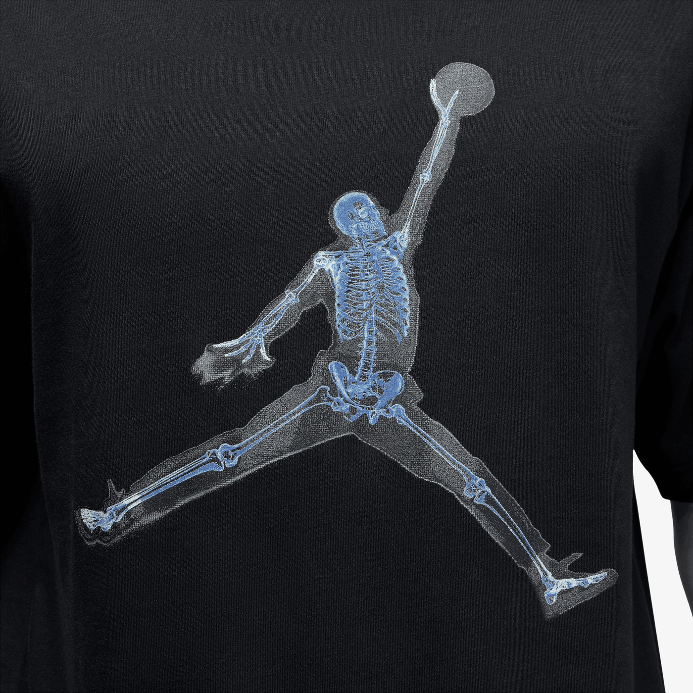 JORDAN | M J NC XRAY JM SS CREW { BLACK/BLUE