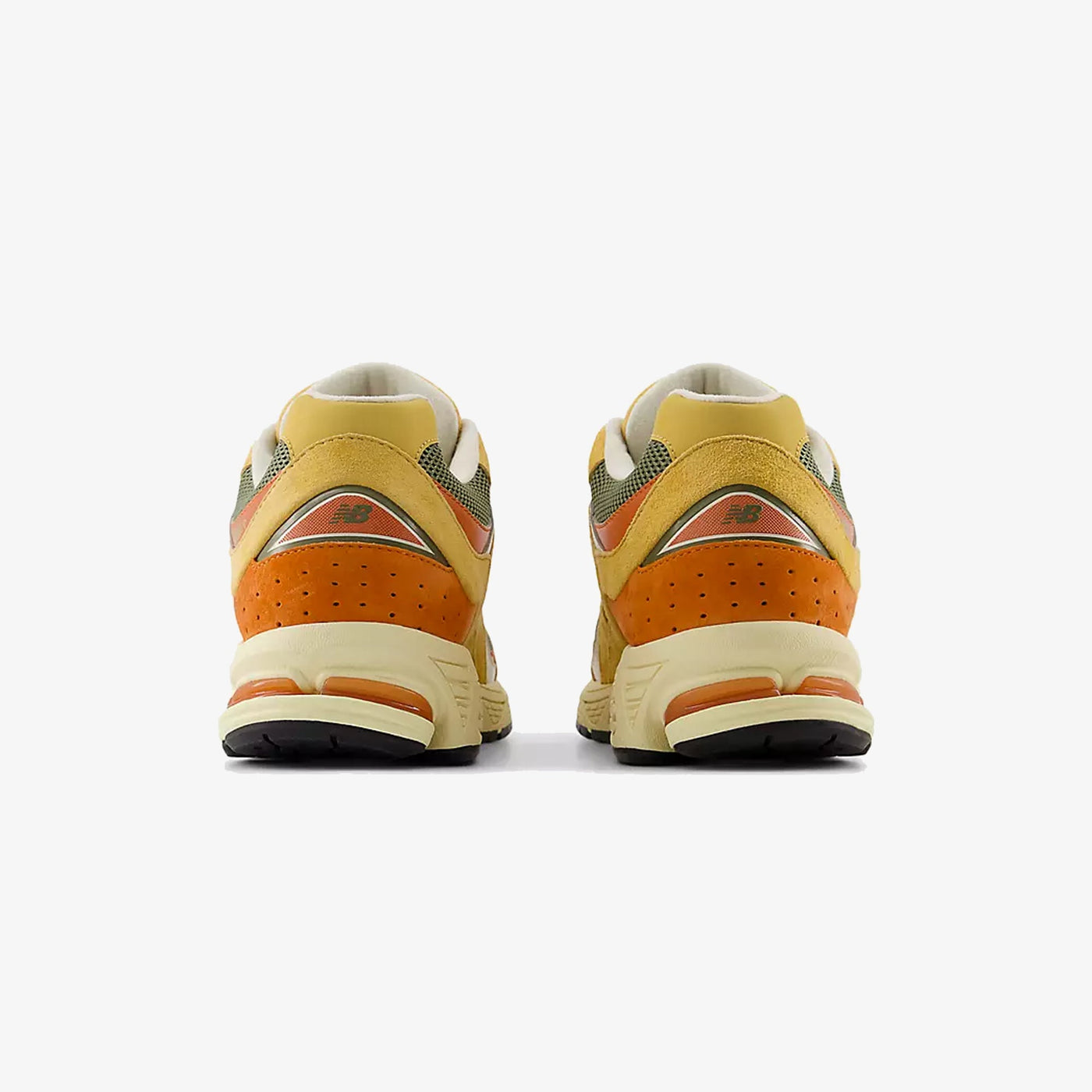New Balance | 2002R { CLAY/DARK OLIVINE