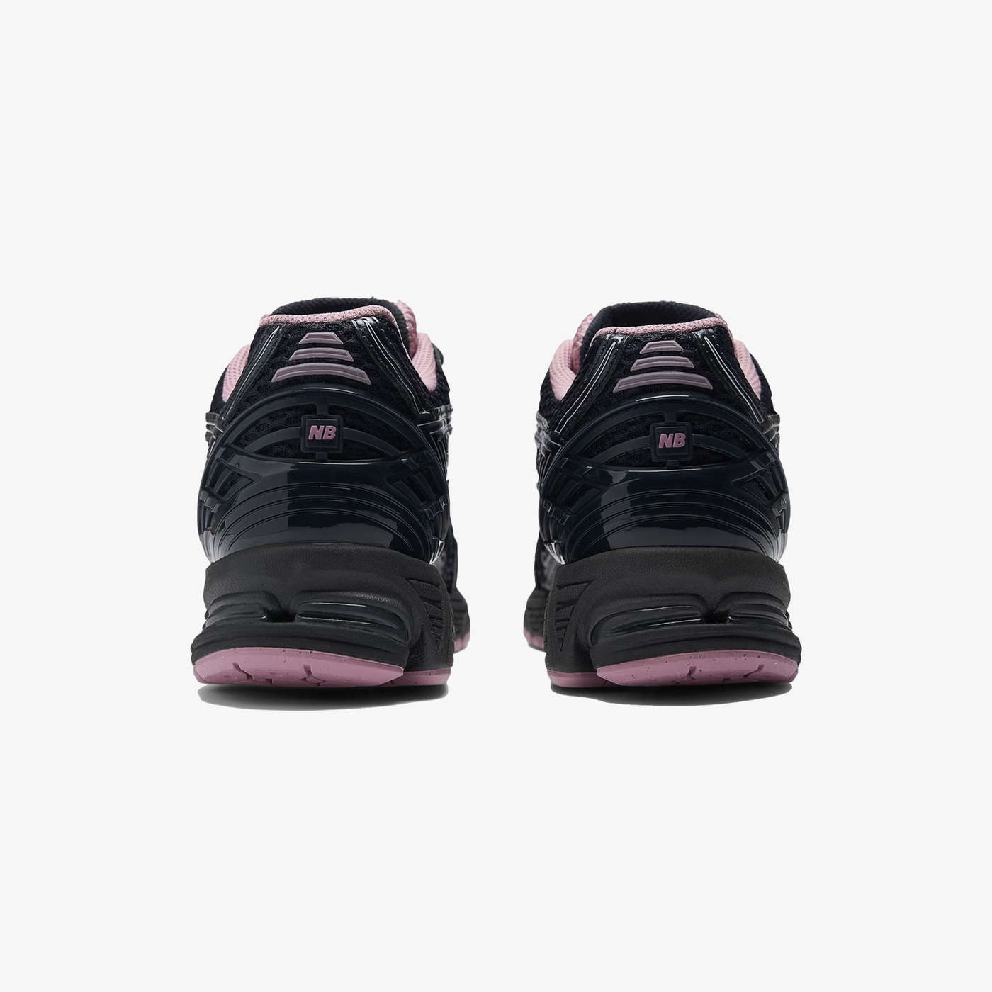 New Balance | 1906R { BLACK/SILVER