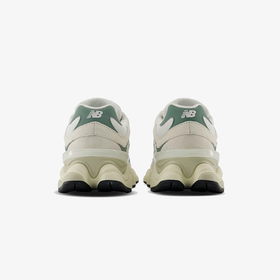 New Balance | 9060 { BEIGE