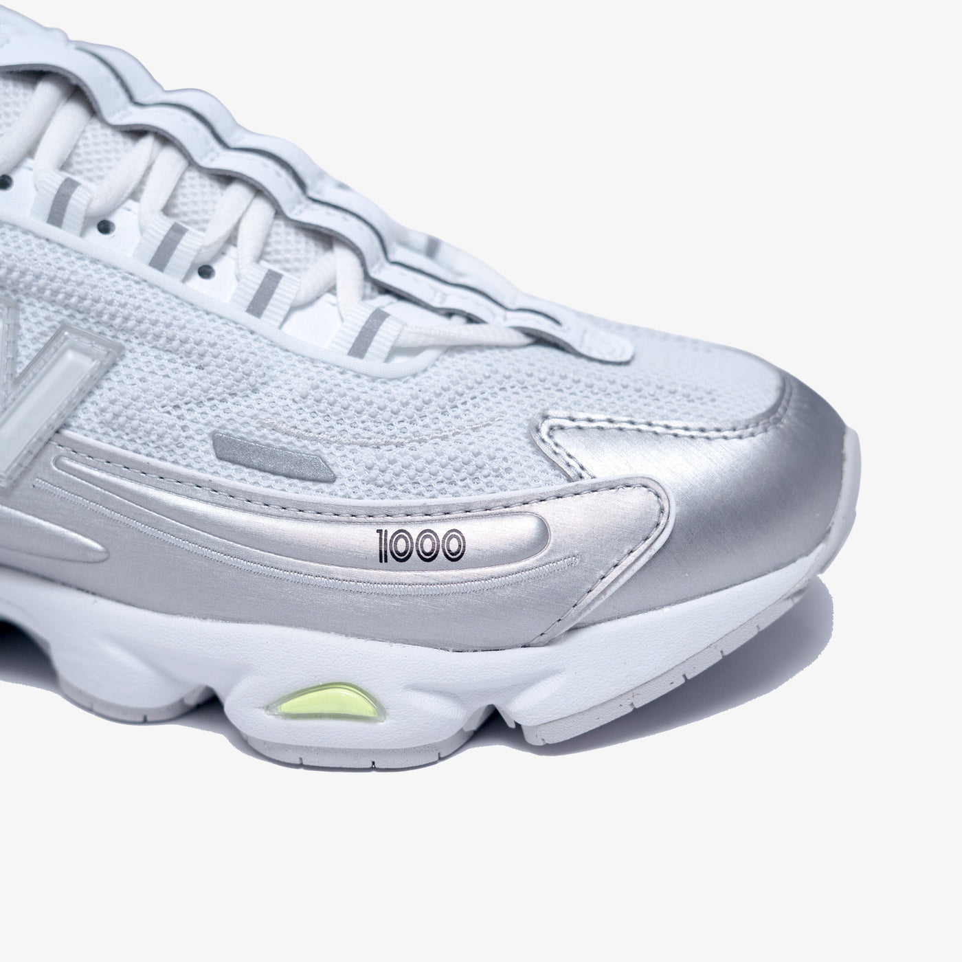New Balance | 1000 { SILVER METALLIC/WHITE