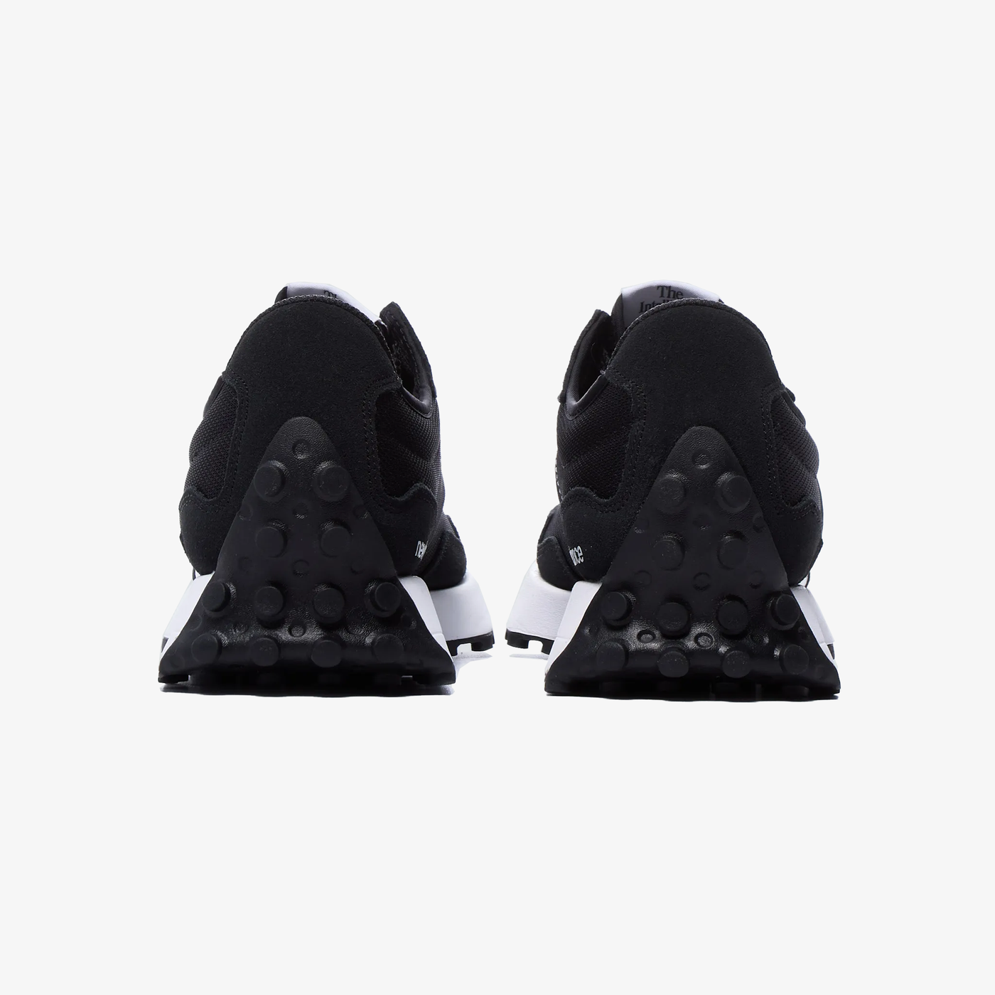 New Balance | 327 { BLACK/WHITE