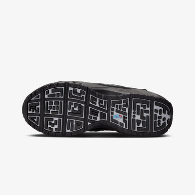 NIKE | AIR MAX SNDR { BLACK & SILVER