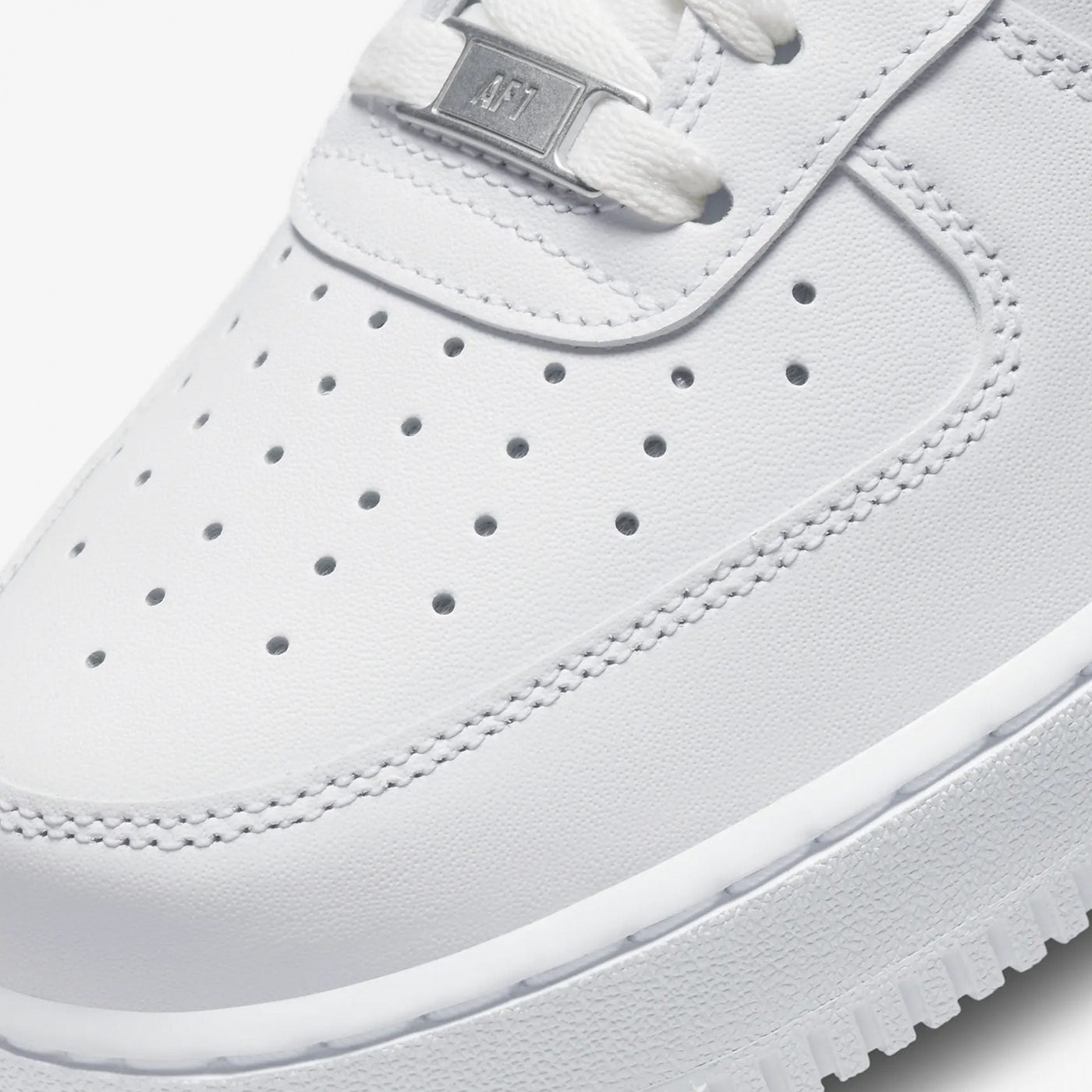 Nike | AIR FORCE 1 '07 { TRIPLE WHITE