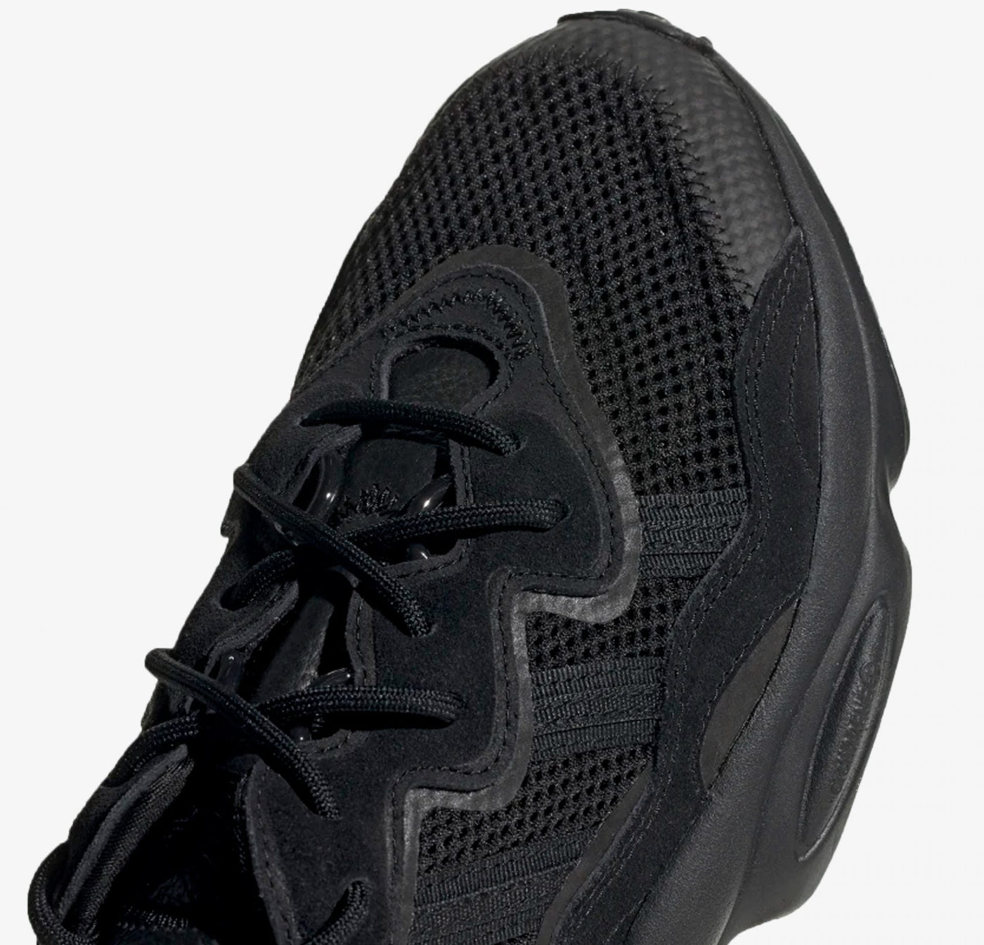 ADIDAS ORIGINALS | OZWEEGO { CORE BLACK