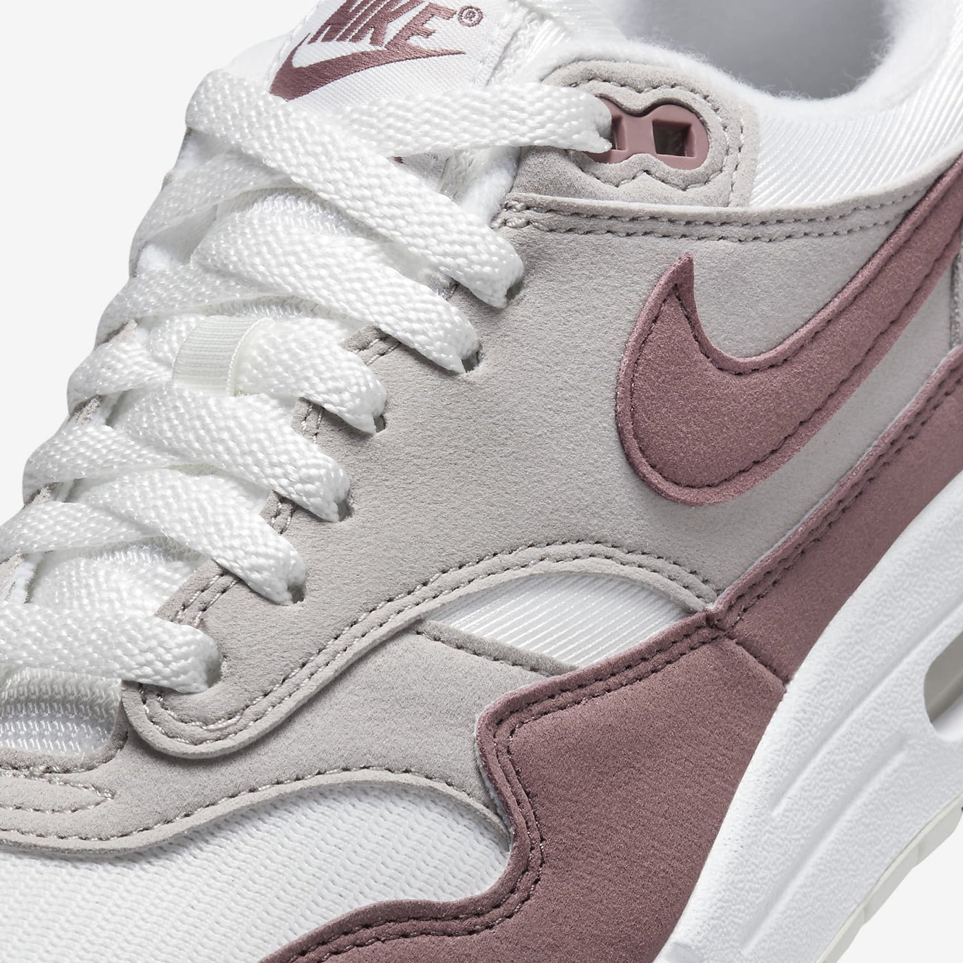Nike | AIR MAX 1  { SUMMIT WHITE/SMOKEY MAUVE-LT IRON ORE