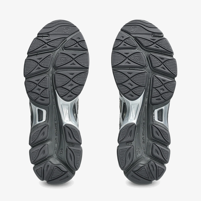 ASICS | X CECILIE BAHNSEN GEL-CUMULUS 16 SSCB { IVORY/BLACK