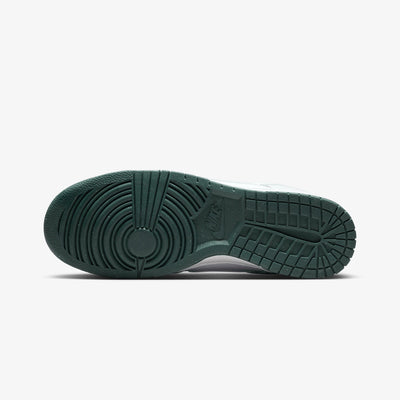 NIKE | DUNK LOW RETRO SE { PHOTON DUST/WHITE-VINTAGE GREEN