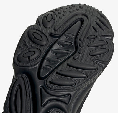ADIDAS ORIGINALS | OZWEEGO { CORE BLACK