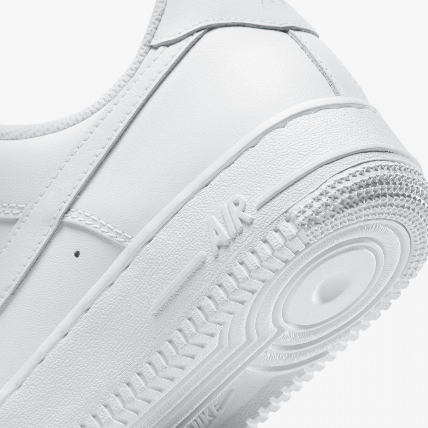 Nike | AIR FORCE 1 '07 { WHITE