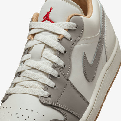 JORDAN | AIR JORDAN 1 LOW { SAIL/FIRE RED-COLLEGE GREY-HEMP