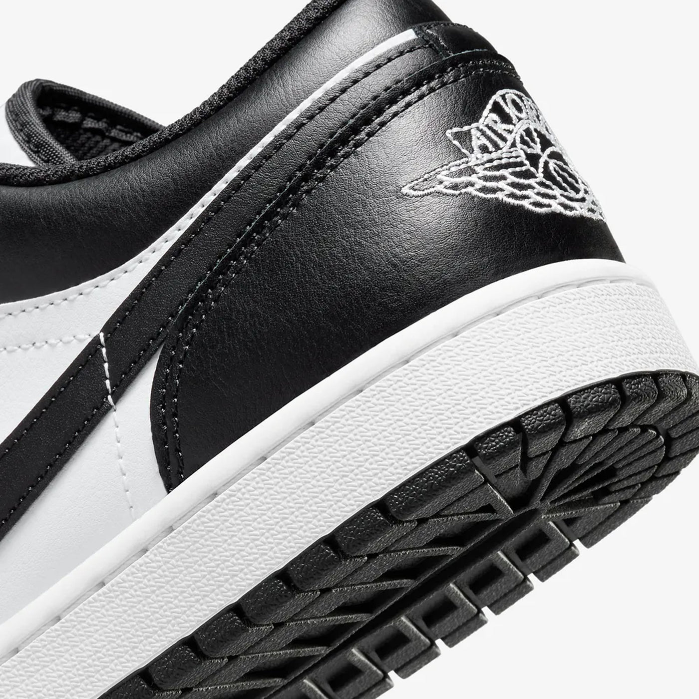 Jordan | AIR JORDAN 1 LOW  { WHITE/BLACK-WHITE