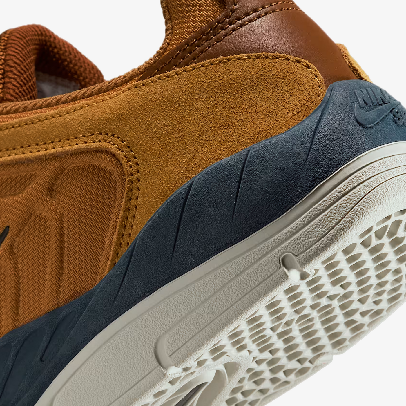 Nike | SB VERTEBRAE { WHEAT/BLACK-LT BRITISH TAN-OBSIDIAN