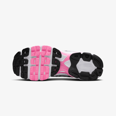 Nike | AIR MAX MOTO 2K { WHITE/PINK SPELL-METALLIC SILVER-BLACK