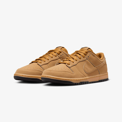 NIKE | DUNK LOW RETRO SE { WHEAT/WHEAT-GUM YELLOW-BLACK
