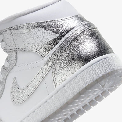 Jordan | AIR JORDAN 1 MID SE  { WHITE/METALLIC SILVER-WOLF GREY