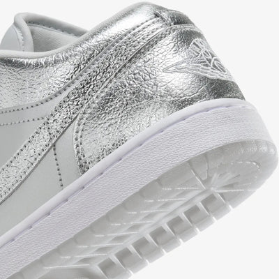 Jordan | AIR JORDAN 1 LOW SE  { METALLIC SILVER/PHOTON DUST-WOLF GREY