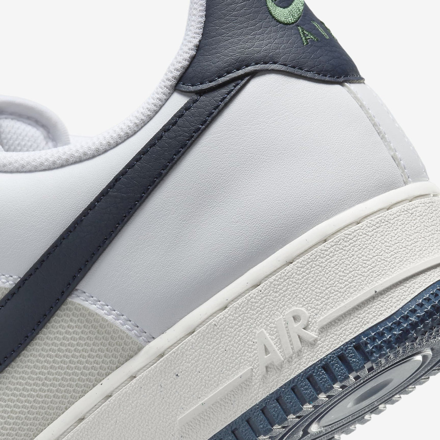Nike | AIR FORCE 1 '07 { WHITE/OBSIDIAN-FIR-PHANTOM